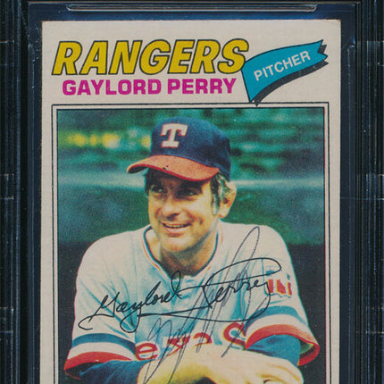 1977 Topps Baseball #152 Gaylord Perry Autographed Beckett Authentic p03189