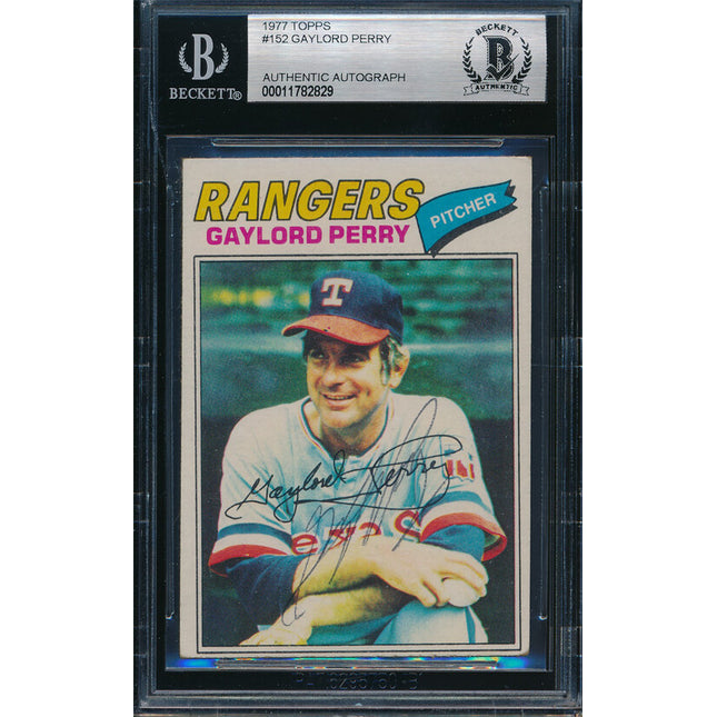 1977 Topps Baseball #152 Gaylord Perry Autographed Beckett Authentic p03189