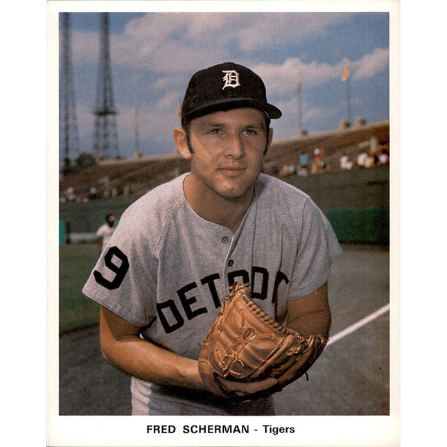 1973 Detroit Tigers Team Issued Fred Scherman 7" x 8 5/8" Color photo c06143