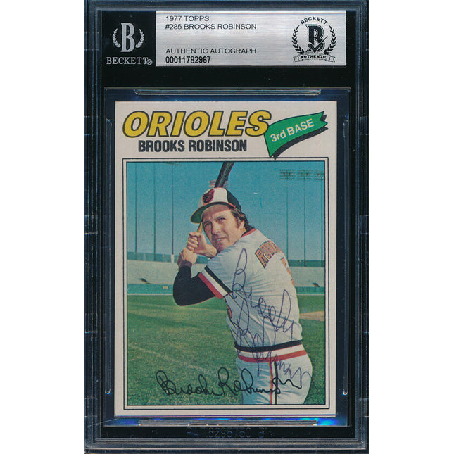 1977 Topps Baseball #285 Brooks Robinson Autographed Beckett Authentic p03190