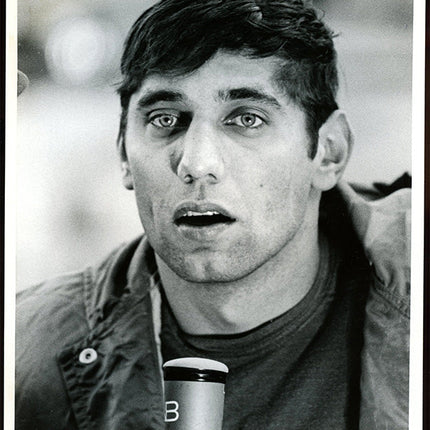 Black and white photo of New York Jets Joe Namath.