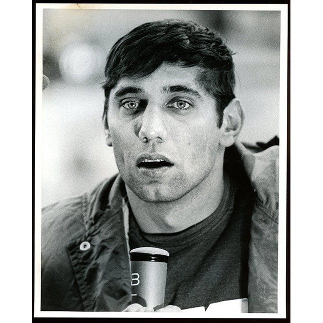 Black and white photo of New York Jets Joe Namath.