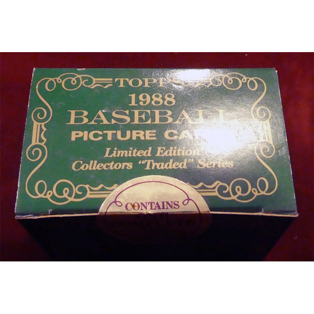 This is a factory sealed traded set of 132 cards. Gold foil seal still intact. Includes Alomar, Abbott, K.Gibson.